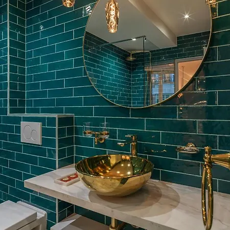 The Blue Pearl Paris