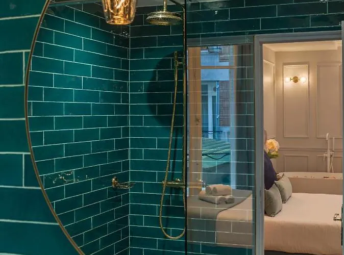 The Blue Pearl Paris