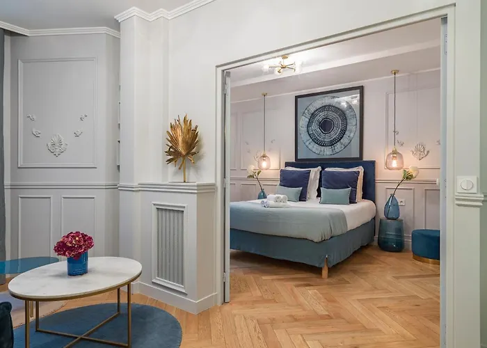 The Blue Pearl * Paris