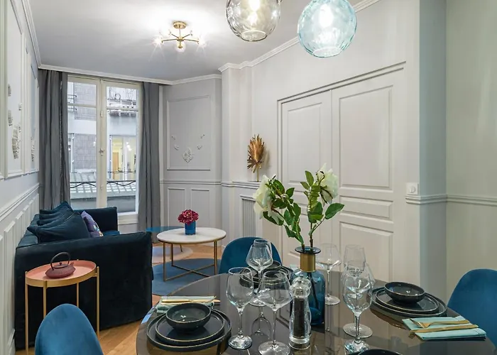 The Blue Pearl Paris